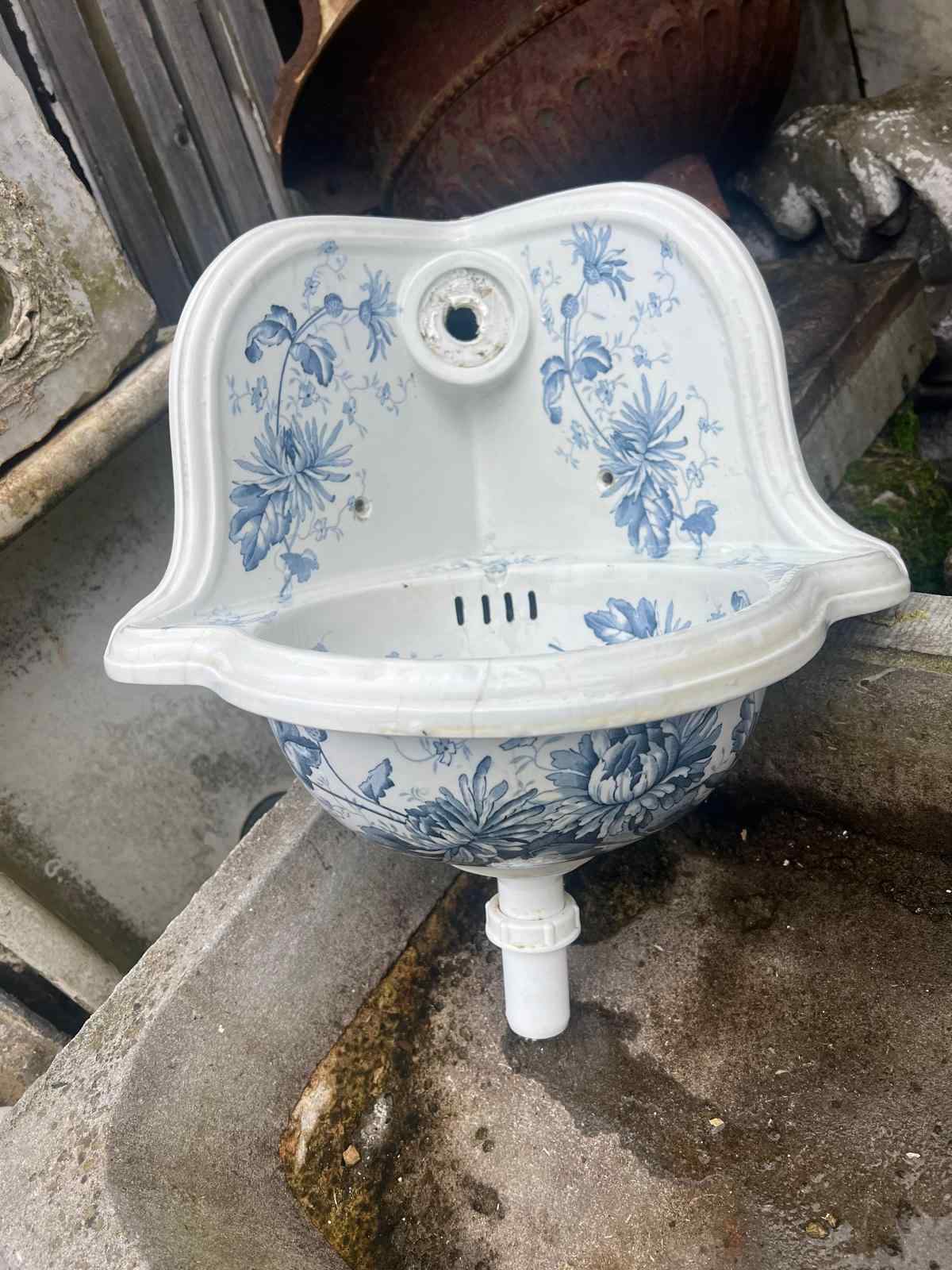 Beschilderd hoekfonteintje