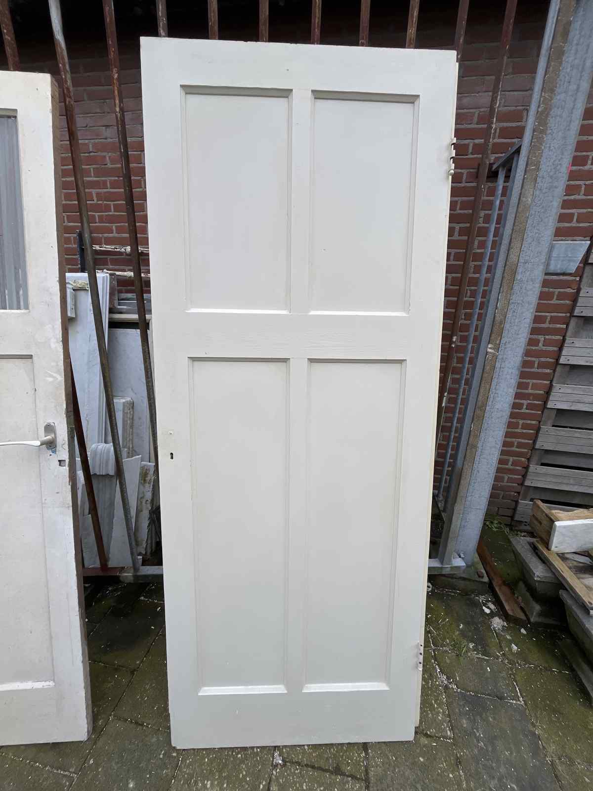 Bruynzeel paneeldeur 4 vakken — Bruynzeel paneeldeur 4 vakken. Meerderen deuren op voorraad. Neem gerust contact op voor de…