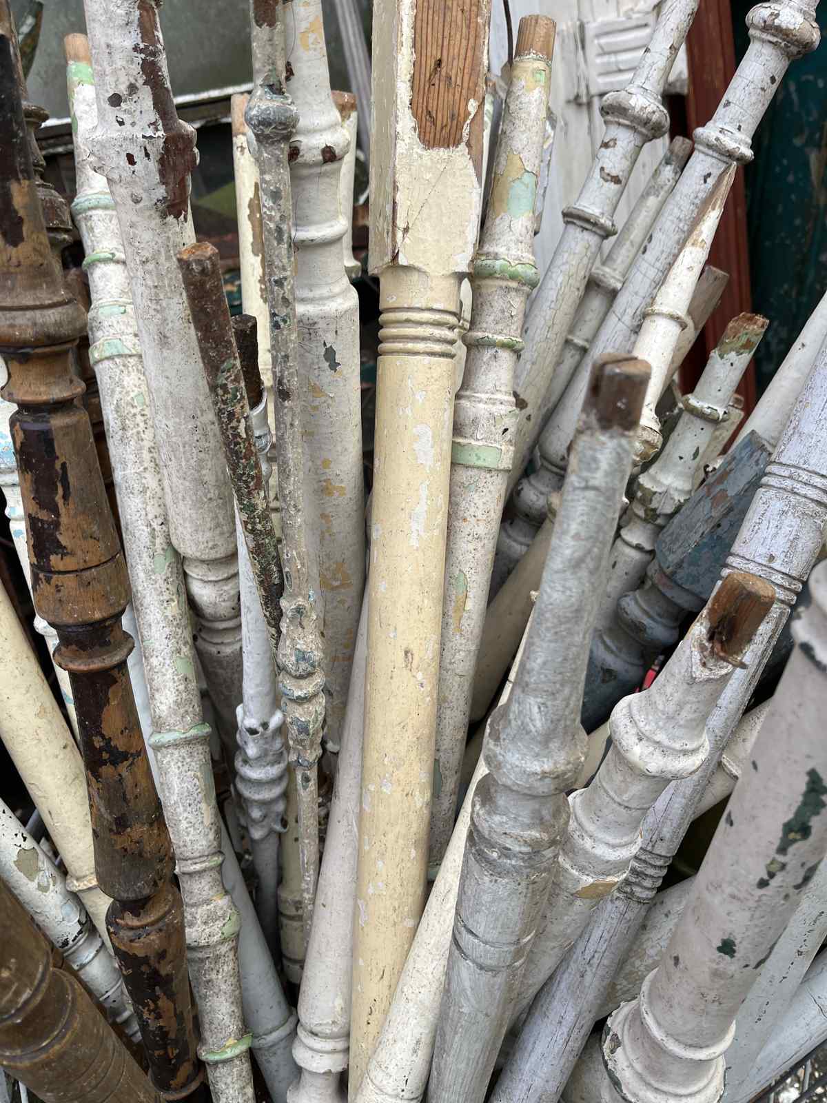 Diversen houten spijlen