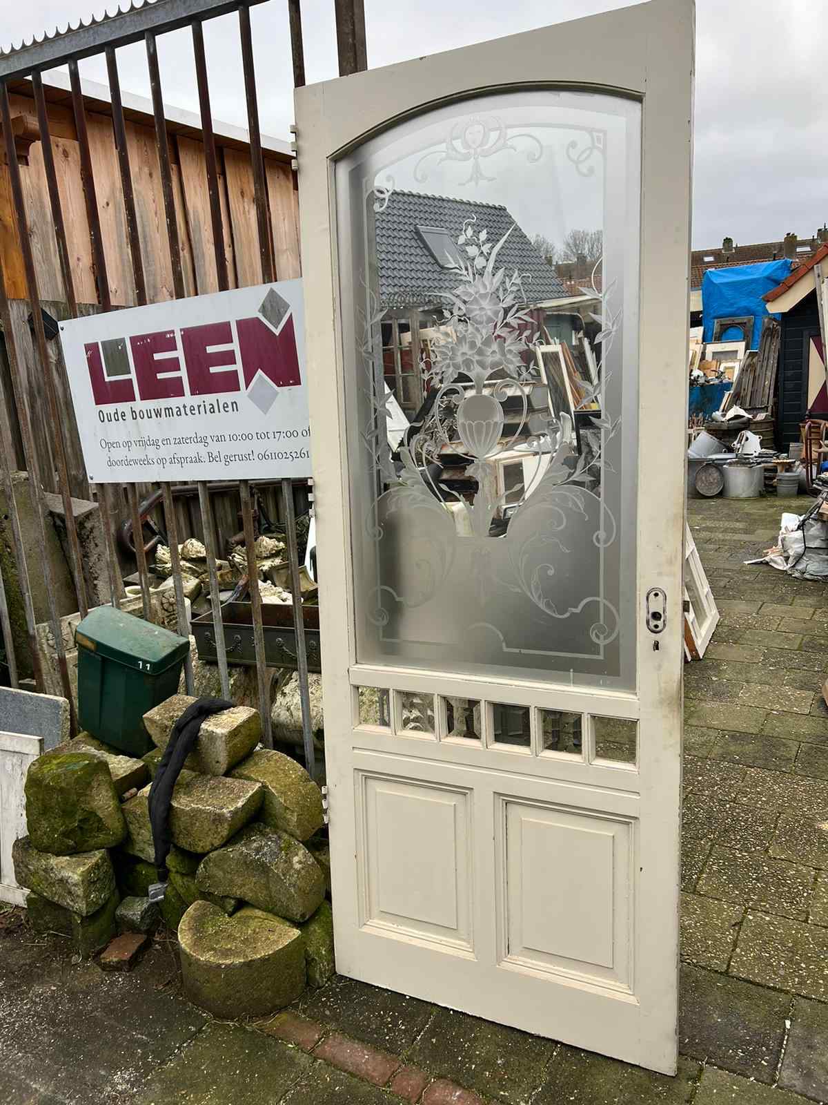 Antieke portaal deur met geëtst glas — Antieke portaal deur met geëtst glas